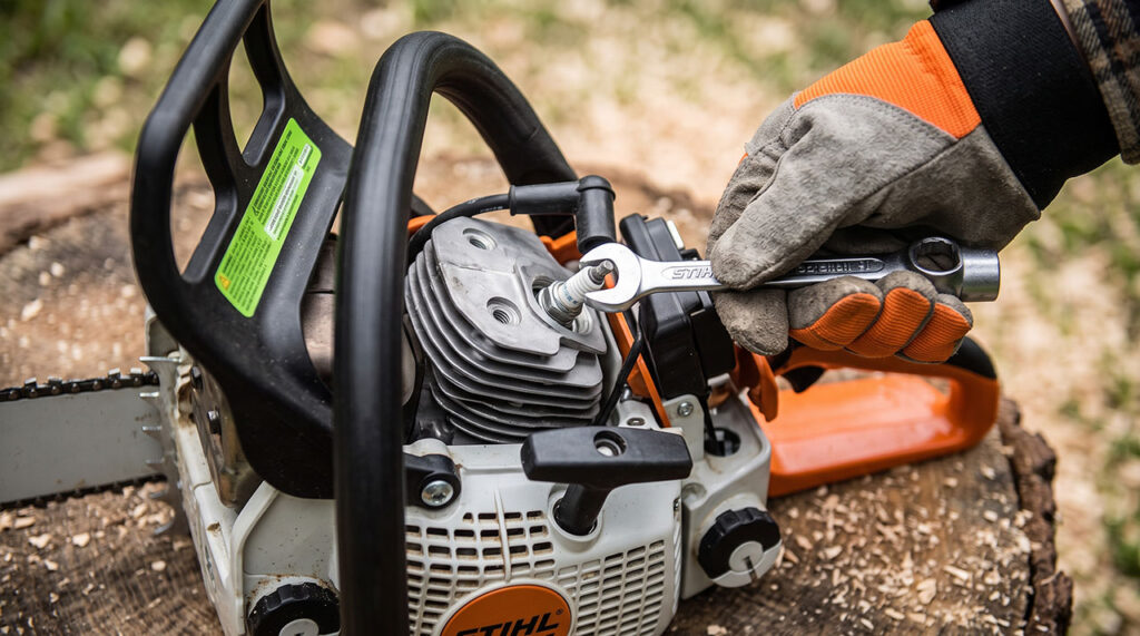 How to Start a Stihl MS250 Chainsaw