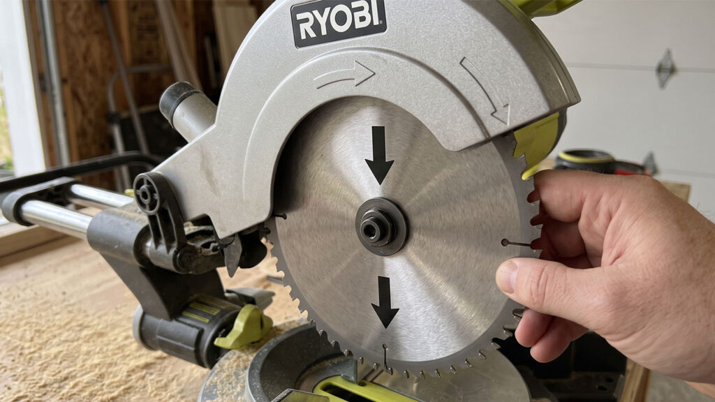 how to change the blade on ryobi miter saw
